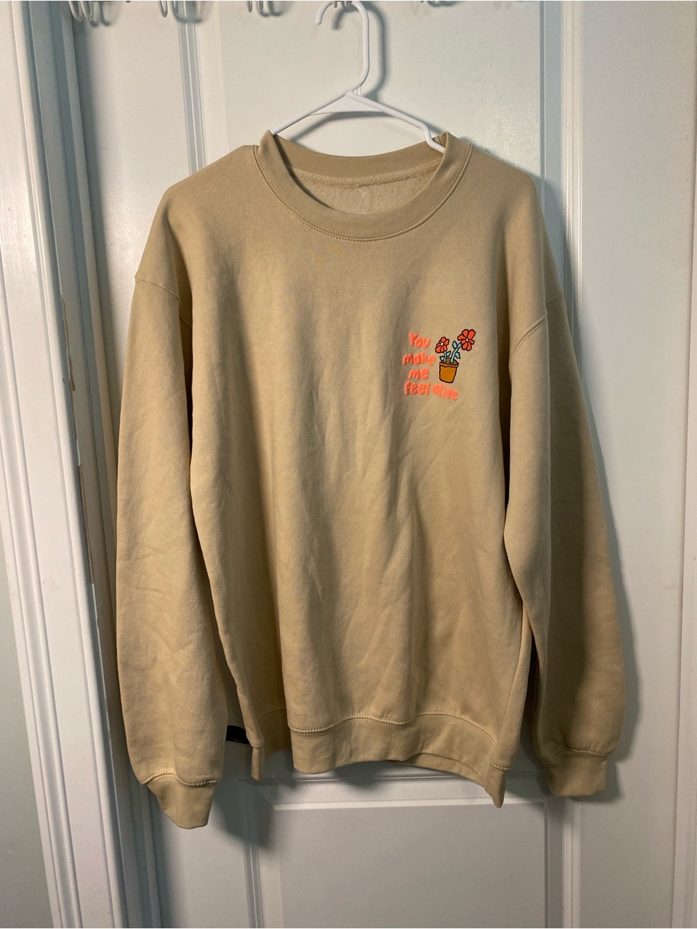 NWT Red Eight Beige Graphic Crewneck Sweatshirt Skeleton